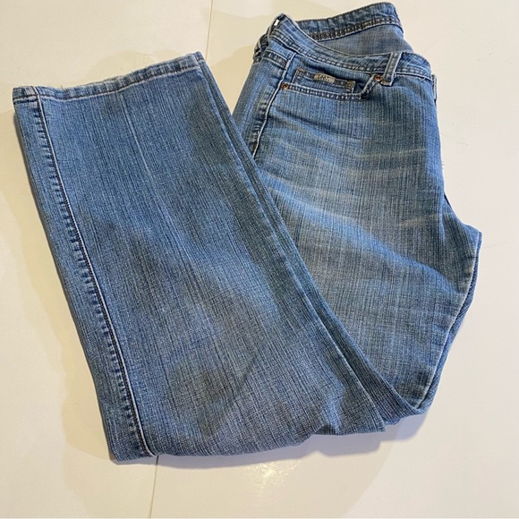 Lee Midrise Bootcut SZ 8 Medium, GUC, stretch, distressed, lower on the waist - Picture 7 of 12